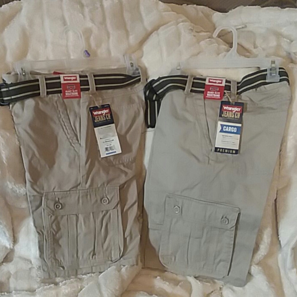Wrangler KHAKI DUST CARGO SHORTS